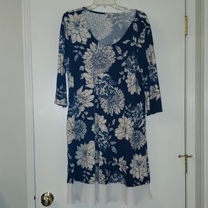 Comfy dress with pockets.